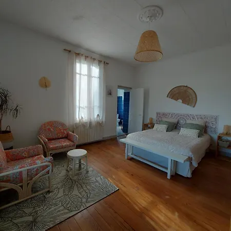 La Tuilerie Nocleg ze śniadaniem